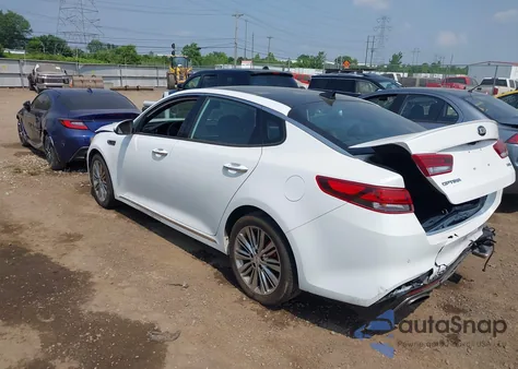 2018 Kia Optima Sx Turbo z USA, uszkodzony, nr VIN 5XXGV4L22JG249081